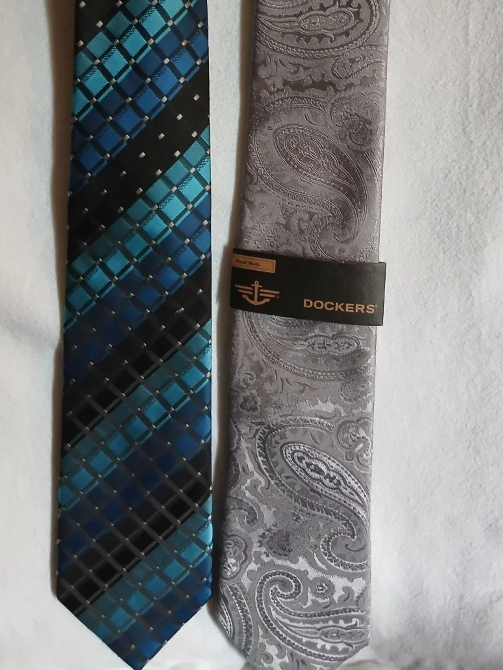 2 mens Neck Ties